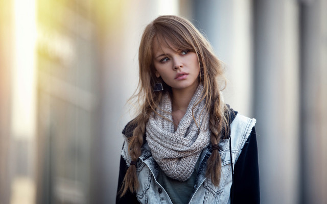 Woman scarf building portrait photorealistic free wallpaper for desktop - medium preview image