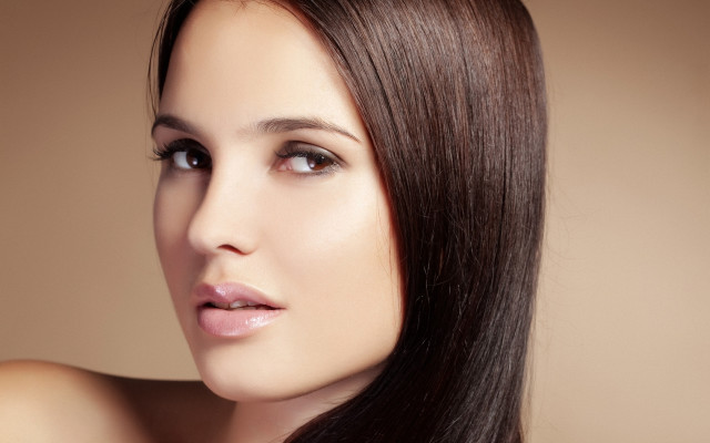 Araceli gilbert brown hair portrait free wallpaper for desktop - medium preview image