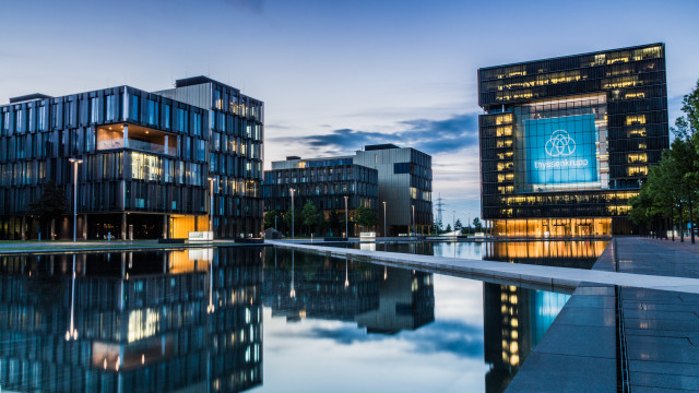Building water reflection dusk cityscape free wallpaper for desktop - medium preview image