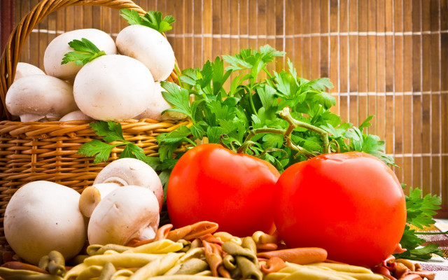 Basket mushrooms tomatoes vegetables bamboo free wallpaper for desktop - medium preview image