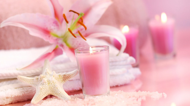 Candle towels flowers starfish blurry free wallpaper for desktop - medium preview image