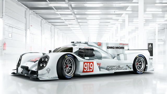 White racecar garage red white free wallpaper for desktop - medium preview image