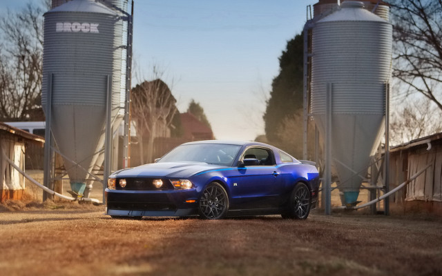 Blue mustang silo military tilt free wallpaper for desktop - medium preview image