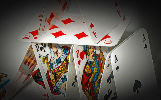 Playing cards abstract illusionism jewelry free wallpaper for desktop - medium preview image