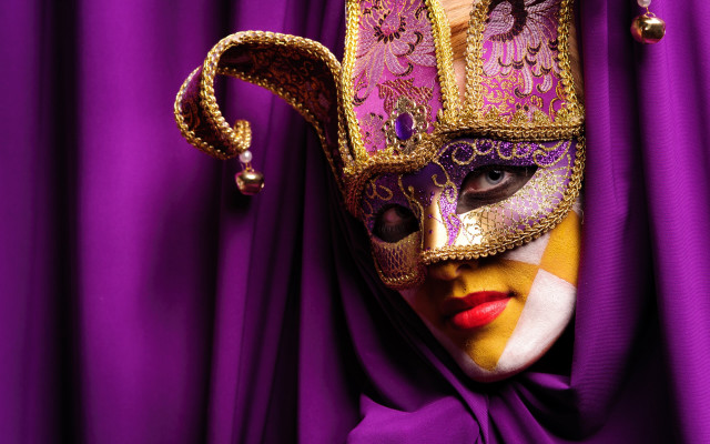 Woman purple mask drapes gold free wallpaper for desktop - medium preview image