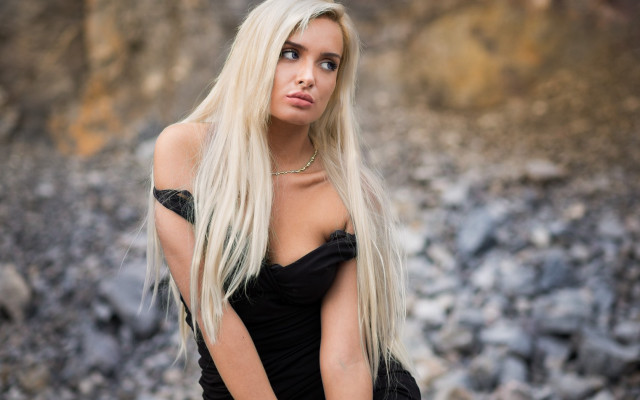 Blonde woman black dress rocky free wallpaper for desktop - medium preview image
