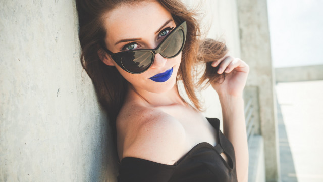 Woman sunglasses ponytail blue nose free wallpaper for desktop - medium preview image