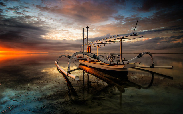 Boat water sunset cloudy sky #6 free wallpaper for desktop - medium preview image