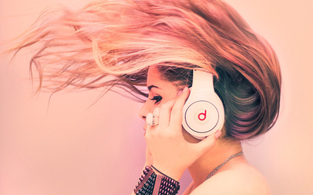 Woman headphones red d heart free wallpaper for desktop - medium preview image