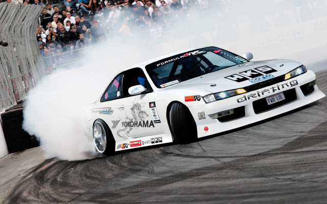 White car smoke track crowd free wallpaper for desktop - medium preview image