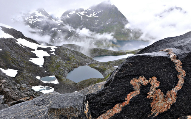 Rock lizard mountain clouds ecological free wallpaper for desktop - medium preview image