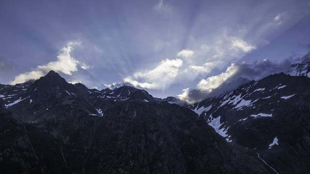 Mountain range clouds snowy background free wallpaper for desktop - medium preview image