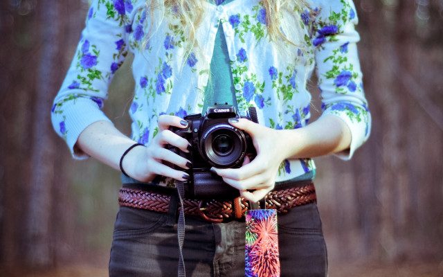 Woman holding camera forest floral free wallpaper for desktop - medium preview image