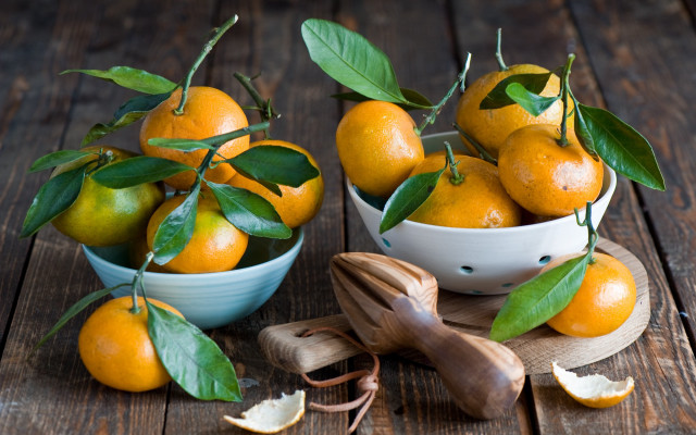 Bowl oranges lemons wooden table free wallpaper for desktop - medium preview image