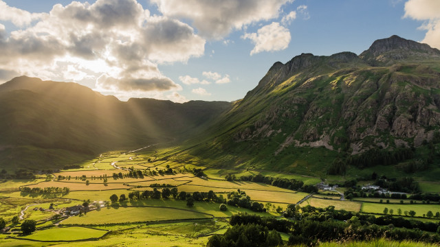 Valley mountain sunbeam clouds landscape free wallpaper for desktop - medium preview image