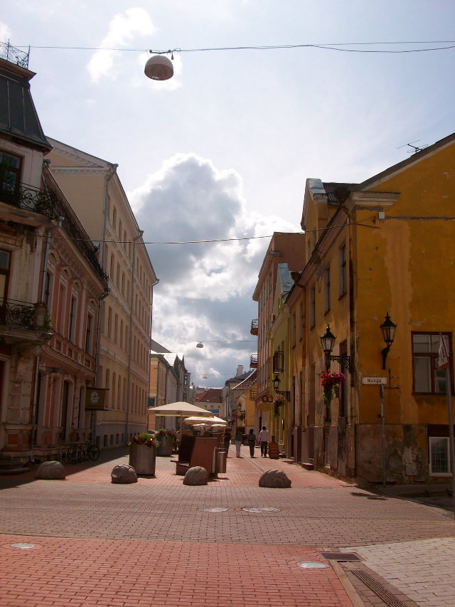 Street buildings lamppost people city free wallpaper for mobile - medium preview image