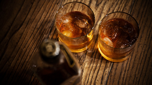 Whiskey glasses bottle stilllife wooden free wallpaper for desktop - medium preview image