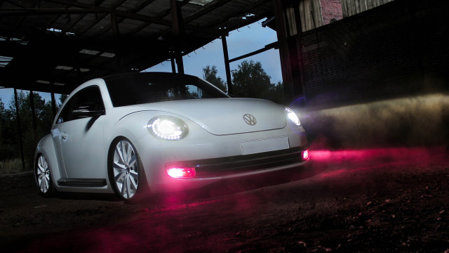 White car red light garage free wallpaper for desktop - medium preview image