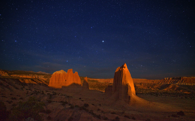 Desert starry sky rocks night free wallpaper for desktop - medium preview image