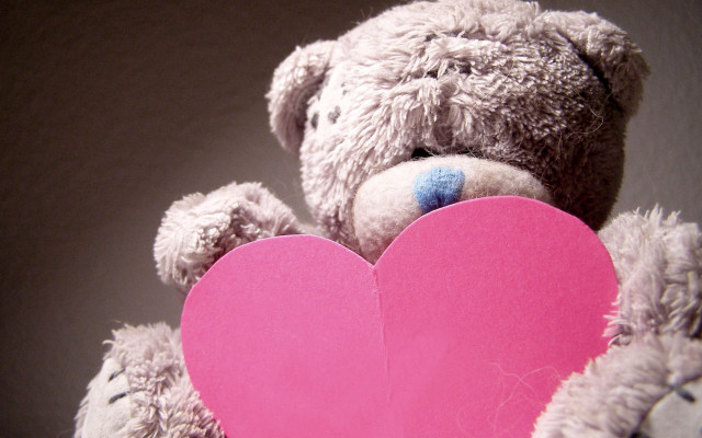 Teddy bear love heart pink free wallpaper for desktop - medium preview image