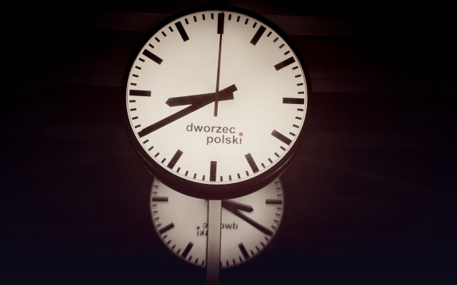 Clock gwozac polish darkroom automatistes free wallpaper for desktop - medium preview image