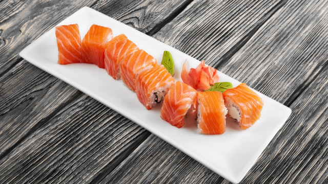 Sushi plate wooden table knife free wallpaper for desktop - medium preview image