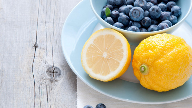 Blueberries lemon stilllife plate food free wallpaper for desktop - medium preview image