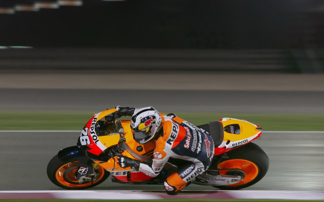 Motorcycle helmet track vehicle puzzle free wallpaper for desktop - medium preview image