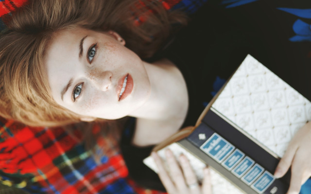 Woman cookie box plaid blanket free wallpaper for desktop - medium preview image