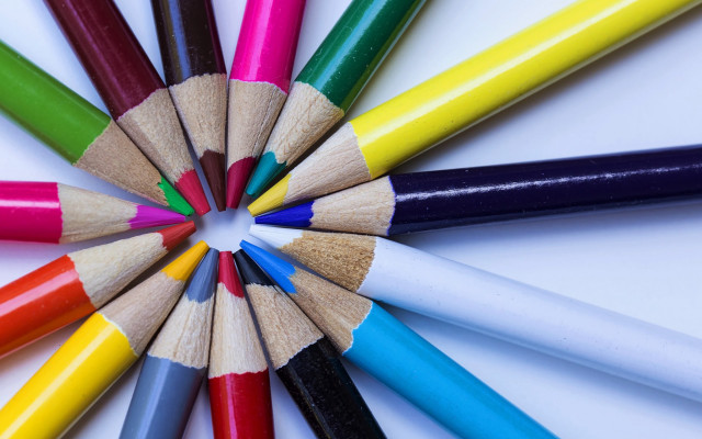 Colored pencils circle white background #2 free wallpaper for desktop - medium preview image