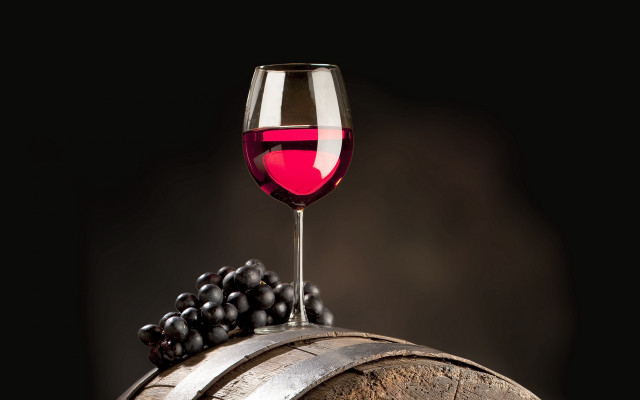 Wine glass on barrel grapes free wallpaper for desktop - medium preview image