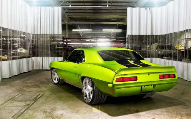 Green car garage white curtain free wallpaper for desktop - medium preview image