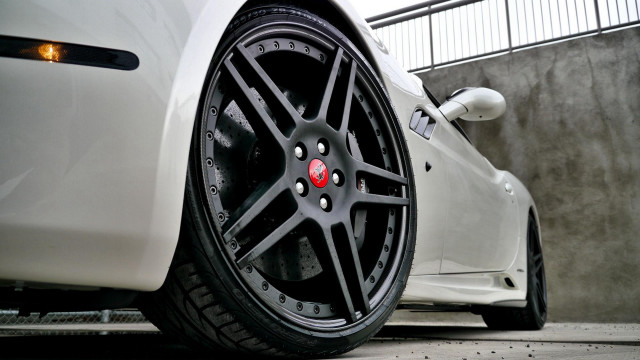 White car red brake cobra free wallpaper for desktop - medium preview image