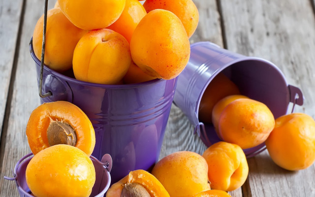 Bucket oranges wooden table incoherent free wallpaper for desktop - medium preview image