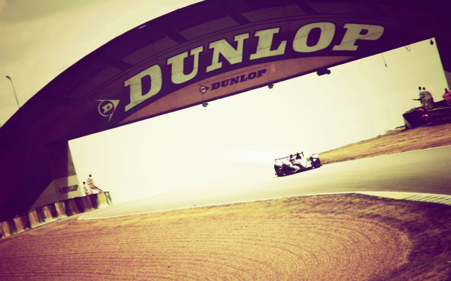 Racecar dunlop junior tiltshift beach free wallpaper for desktop - medium preview image