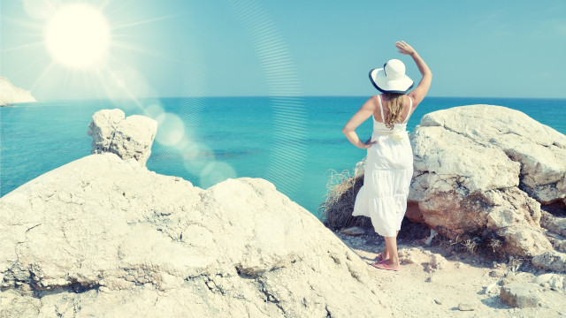 Woman white dress hat ocean free wallpaper for desktop - medium preview image