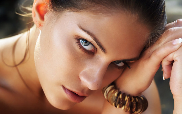 Woman necklace posing closed eyes free wallpaper for desktop - medium preview image