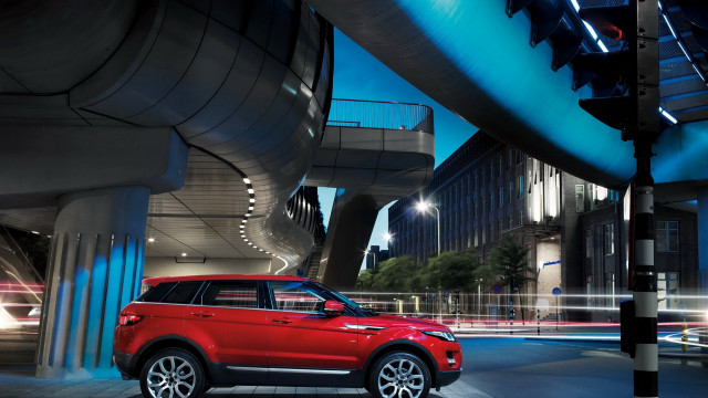Red range rover city night free wallpaper for desktop - medium preview image