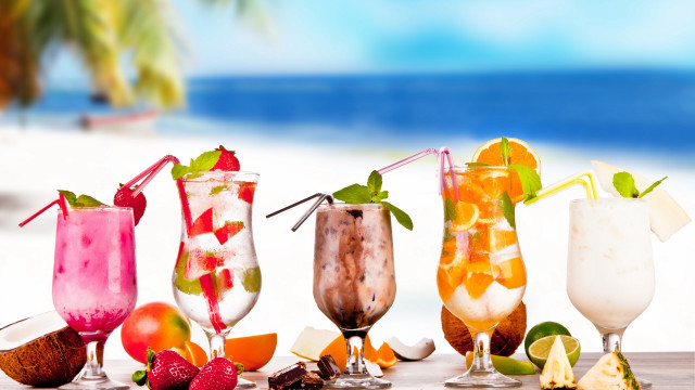 Ocean beach drinks fruit tropical free wallpaper for desktop - medium preview image