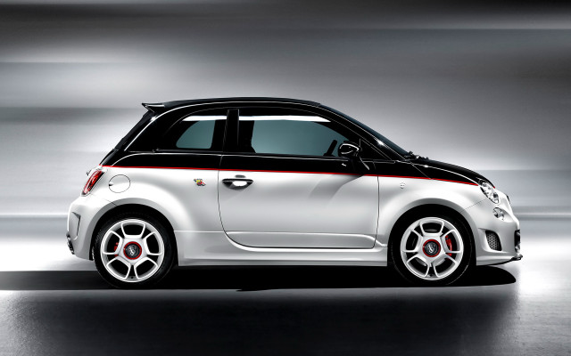Small white car red trims free wallpaper for desktop - medium preview image