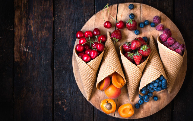 Wooden plate fruit ice cream free wallpaper for desktop - medium preview image
