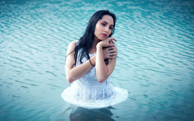 Woman white dress water portrait free wallpaper for desktop - medium preview image