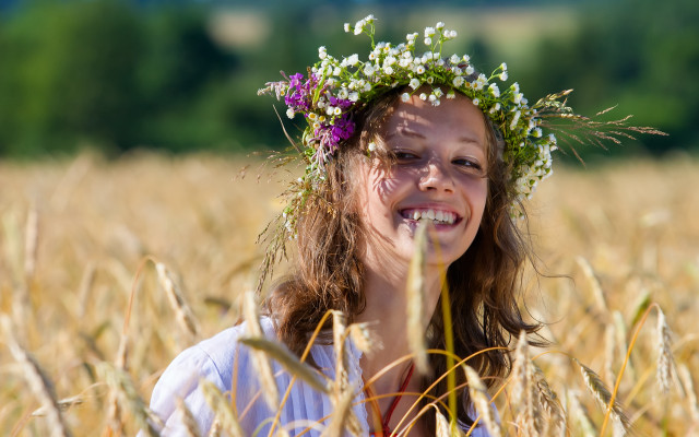 Girl wreath wheat smiling ecological free wallpaper for desktop - medium preview image