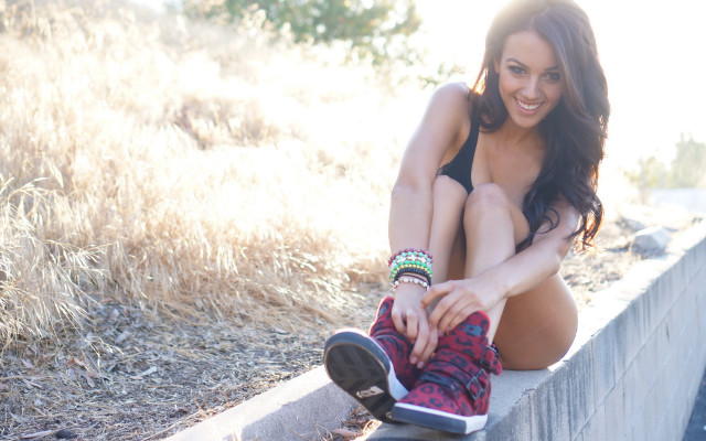 Woman bikini wall skateboard smile free wallpaper for desktop - medium preview image