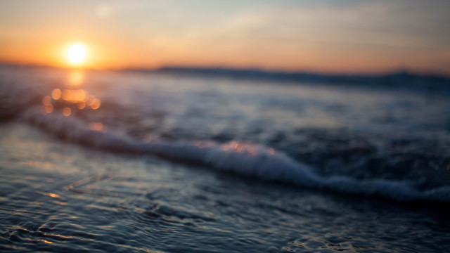 Sunset ocean waves clouds lens free wallpaper for desktop - medium preview image