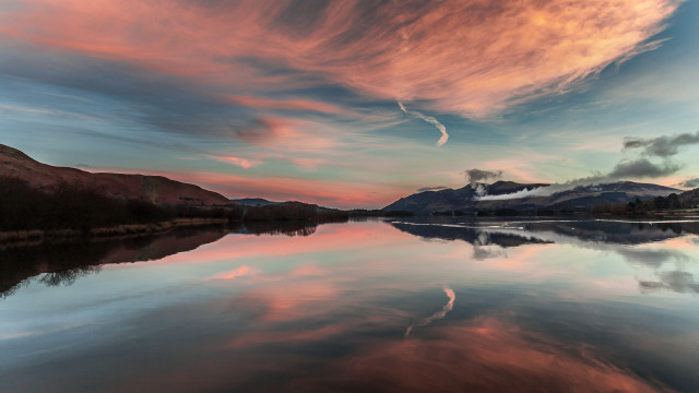 Lake mountain clouds dusk cityscape free wallpaper for desktop - medium preview image