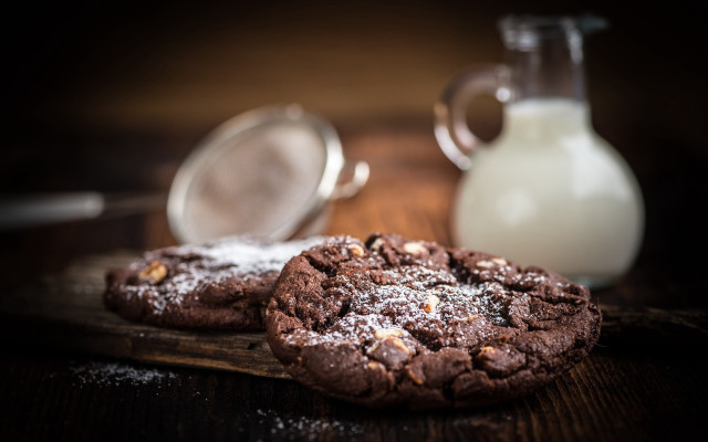 Chocolate cookie powdered sugar wooden free wallpaper for desktop - medium preview image