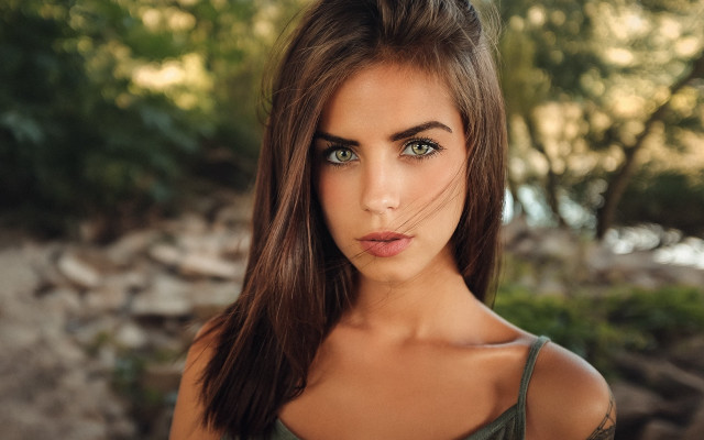 Woman green dress blue eyes free wallpaper for desktop - medium preview image