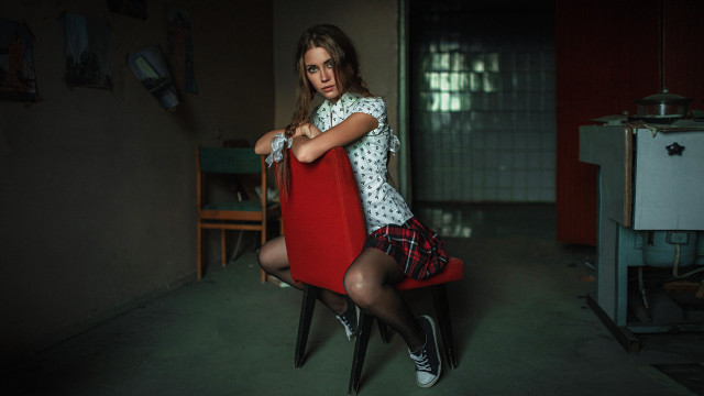 Woman sitting red chair barbizon free wallpaper for desktop - medium preview image