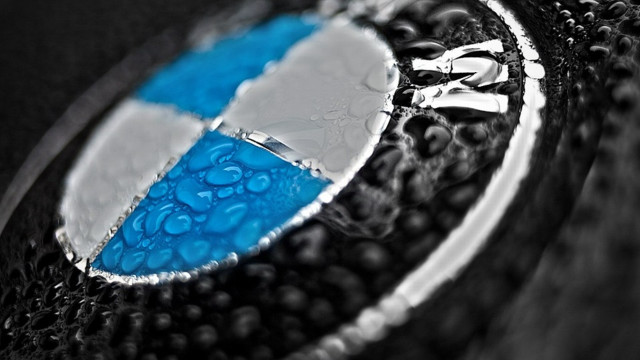 Bmw emblem water droplets blue free wallpaper for desktop - medium preview image